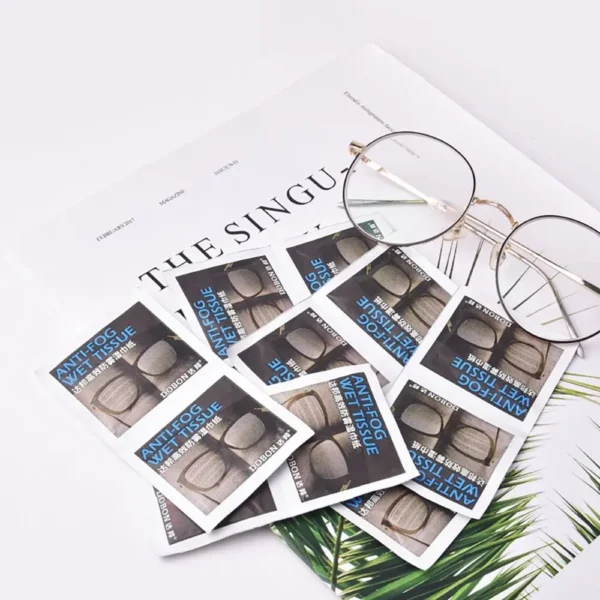 50Pcs/Box Anti-Fog Wipes for Glasses Pre-moistened Antifog Lens Wipe Individually Wrapped Disposable Defogger Eyeglass Wipes