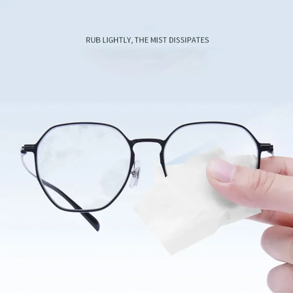 50Pcs/Box Anti-Fog Wipes for Glasses Pre-moistened Antifog Lens Wipe Individually Wrapped Disposable Defogger Eyeglass Wipes