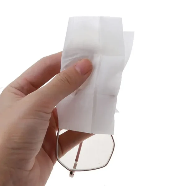 50Pcs/Box Anti-Fog Wipes for Glasses Pre-moistened Antifog Lens Wipe Individually Wrapped Disposable Defogger Eyeglass Wipes